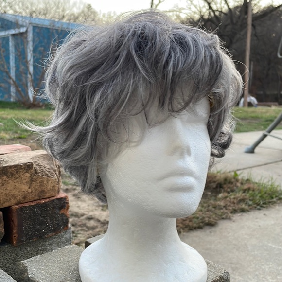 NWT men’s wig grey 8” short layers dim grey silver classy pixie wig unisex wig - Picture 4 of 16